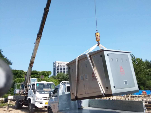 施工現(xiàn)場（箱變吊裝）.jpg