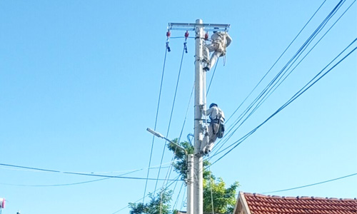 辛集4號(hào)臺(tái)區(qū)表箱安裝現(xiàn)場(chǎng)