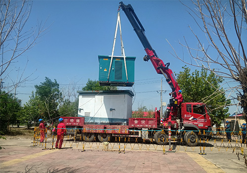 2023年6月1日，東營區(qū)茶坡村更換箱變施工現(xiàn)場